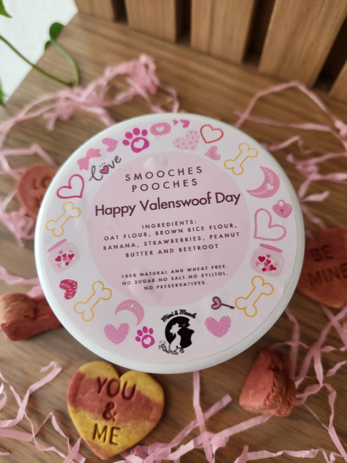 Valenswoof Smooches Pooches Strawberry Swirls