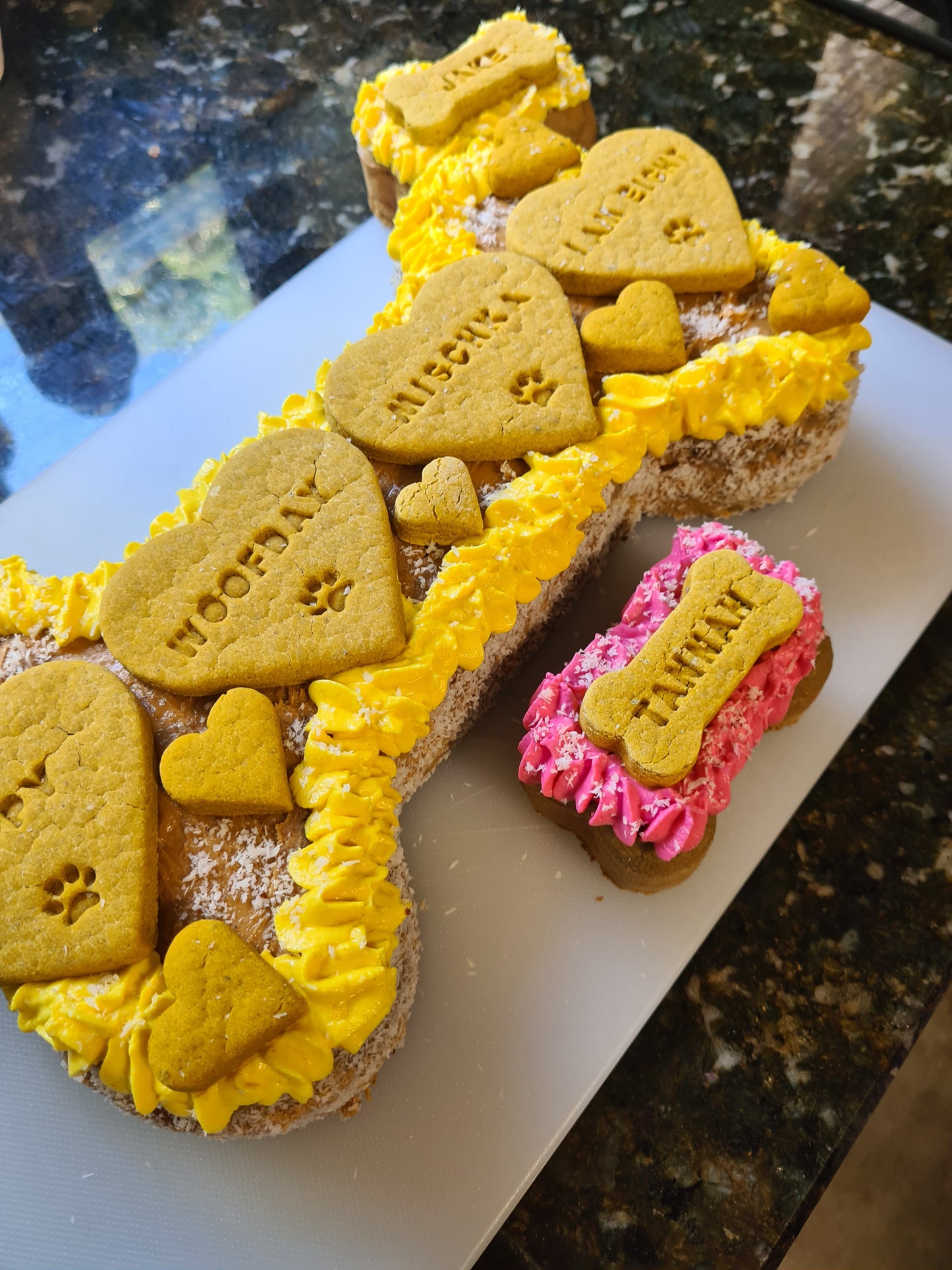 Cutie Pie! 6cm Bone Shaped Cake